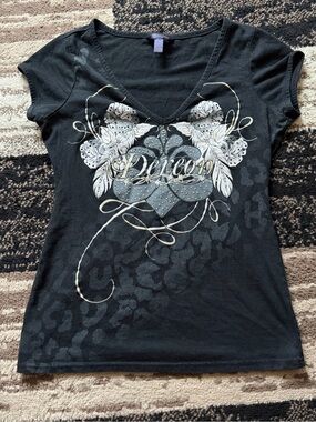 Express Black V-Neck Graphic Tee with Floral Heart Design